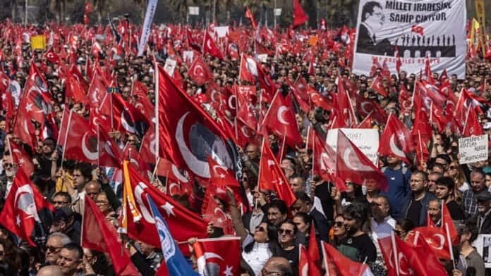 İstanbulda mitinqlər