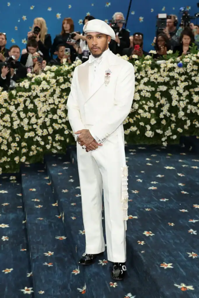 Met Gala 2025: Qırmızı xalçanın ən yaddaqalan geyimləri — Cici Hadid, Pamela Anderson, Zendaya və başqaları