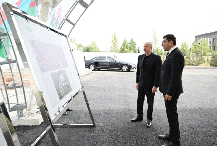 İlham Əliyev Yevlax Olimpiya Kompleksində görülən işlərlə tanış oldu