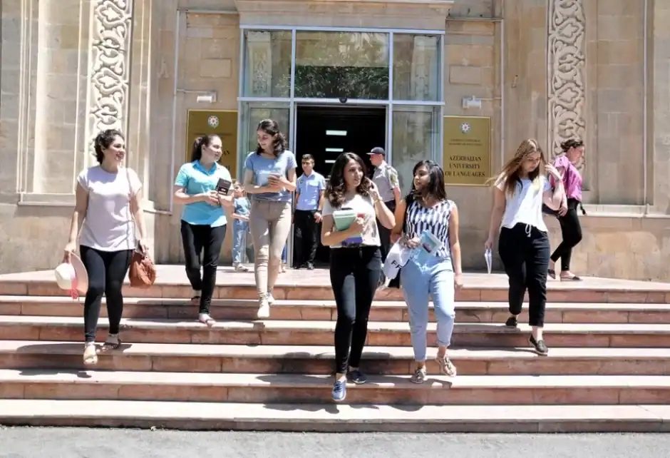 Azərbaycan universitetlərində