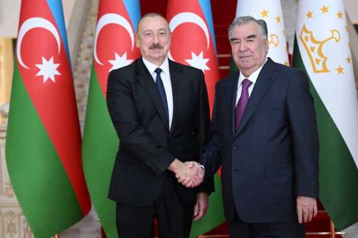 Prezident İlham Əliyev Tacikistan Prezidenti Emoməli Rəhmona