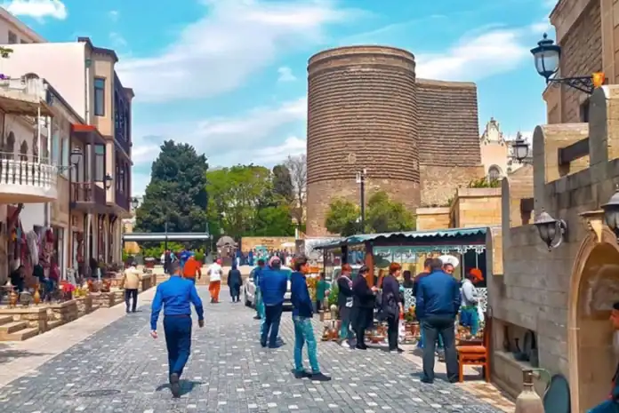 9 ayda Avropadan Azərbaycana gələn turistlər azalıb