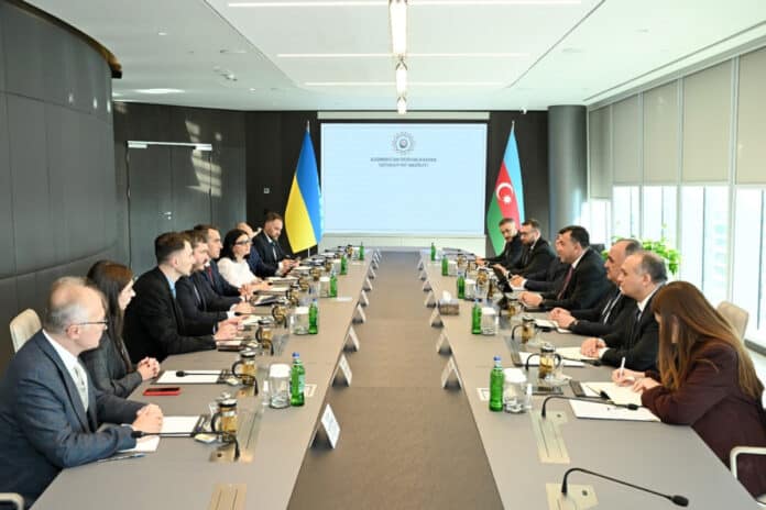 Azərbaycan və Ukrayna səhiyyə sənayesi sahəsində əməkdaşlığı gücləndirir