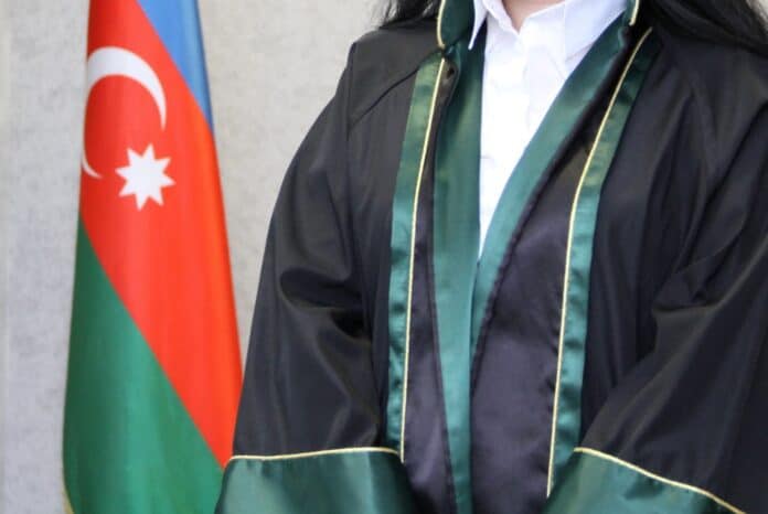 Azərbaycanda vəkillərə yeni hüquqlar verildi
