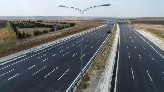 Ödənişli magistrallarda sürət 130 km/saat oldu