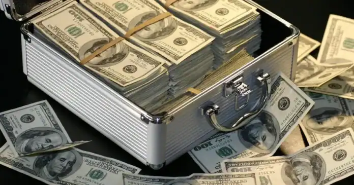 Rəhbər işçilərə 26 milyon dollar payladı