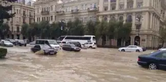 Bakıda güclü yağış: küçələr su altında qaldı