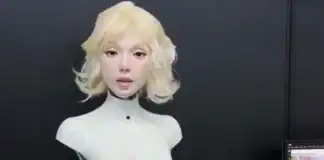 Çində insan kimi reaksiya verən robot yaradıldı