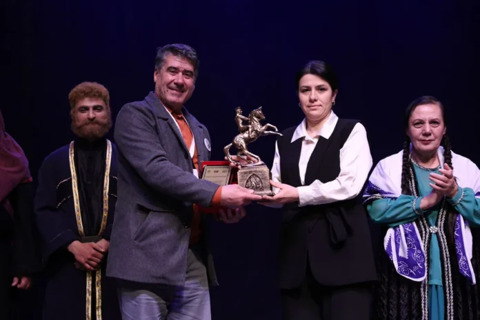 Naxçıvan teatrı Samsun festivalında çıxış etdi