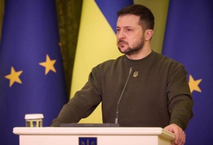 Zelenski: Rusiya sanksiyalar səbəbilə $10 mlrd qazana bilər