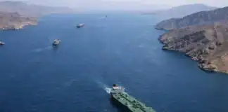 Hörmüz boğazında gəmilər üçün yeni qaydalar