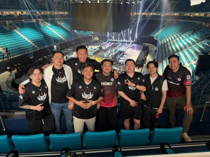 1xBet dəstəyi ilə The MongolZ oyunçuları PGL Astana 2026 turnirində səhnədə