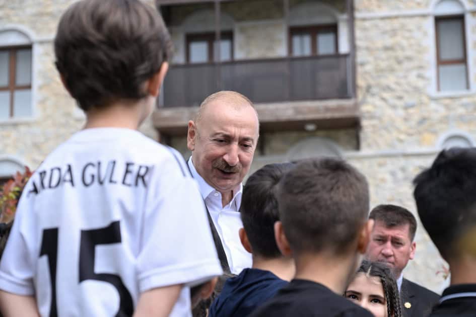 İlham Əliyev və Sərdar Berdiməhəmmədov Şuşadakı ilk yaşayış kompleksinə baxış keçirdilər