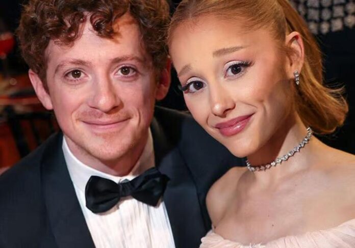 Ariana Qrande və İtan Sleyter ayrıldı