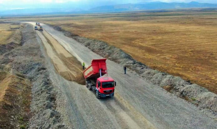 Bakı və 8 rayonda 25 yolda bərpa işləri gedir