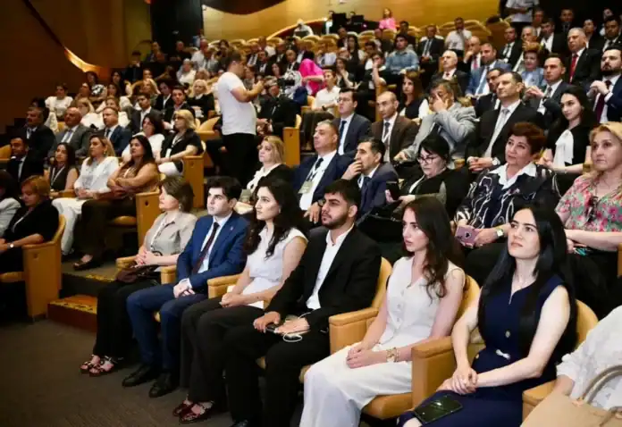 Bakıda türkmən irsinə həsr olunan beynəlxalq forum keçirildi