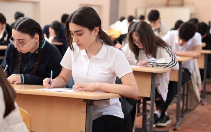 Bazar günü 51 mindən çox abituriyent imtahan verəcək