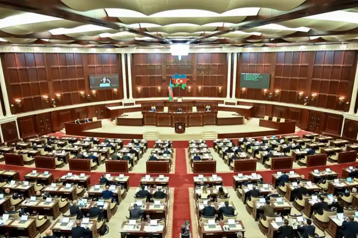 Milli Məclisdə 14 mühüm qanun layihəsi müzakirə olunur