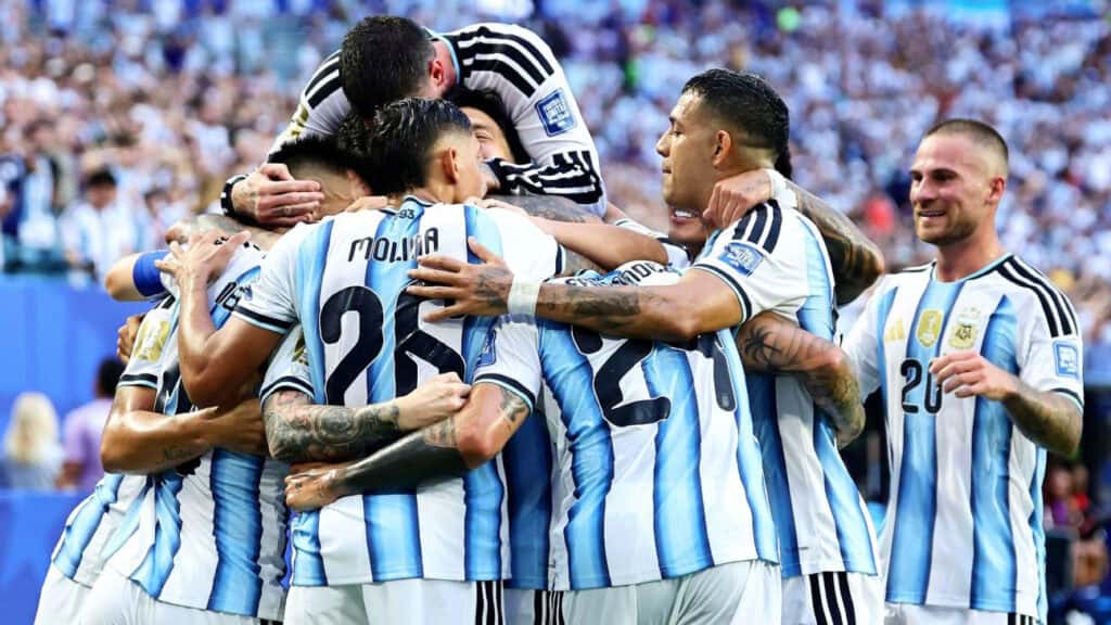 Misir tarix yazdı, Kolumbiya və Argentina da növbəti mərhələyə yüksəldi