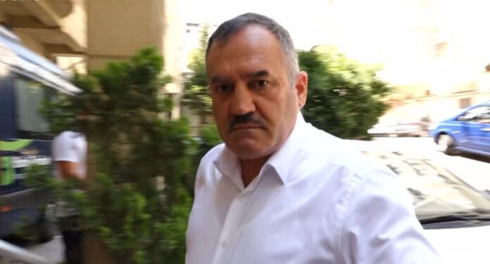 Baku TV əməkdaşları klinika qarşısında hücuma məruz qaldı